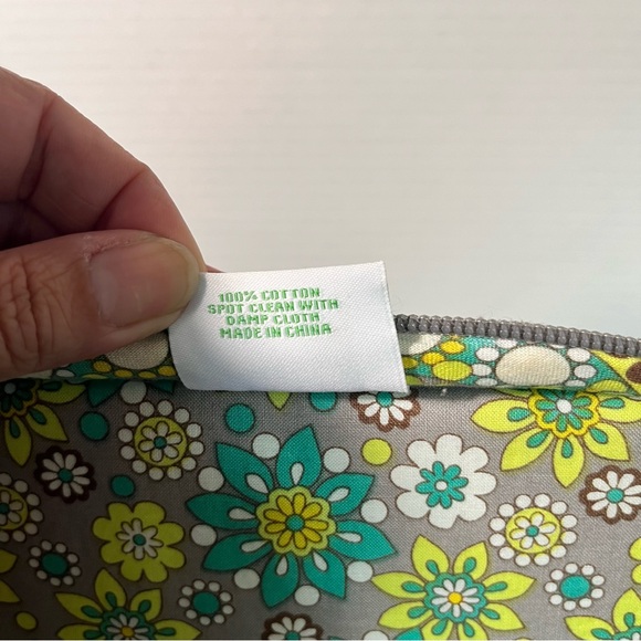 Vera Bradley Green Yellow Teal Gray Brown Paisley Labtop Bag - Picture 13 of 17